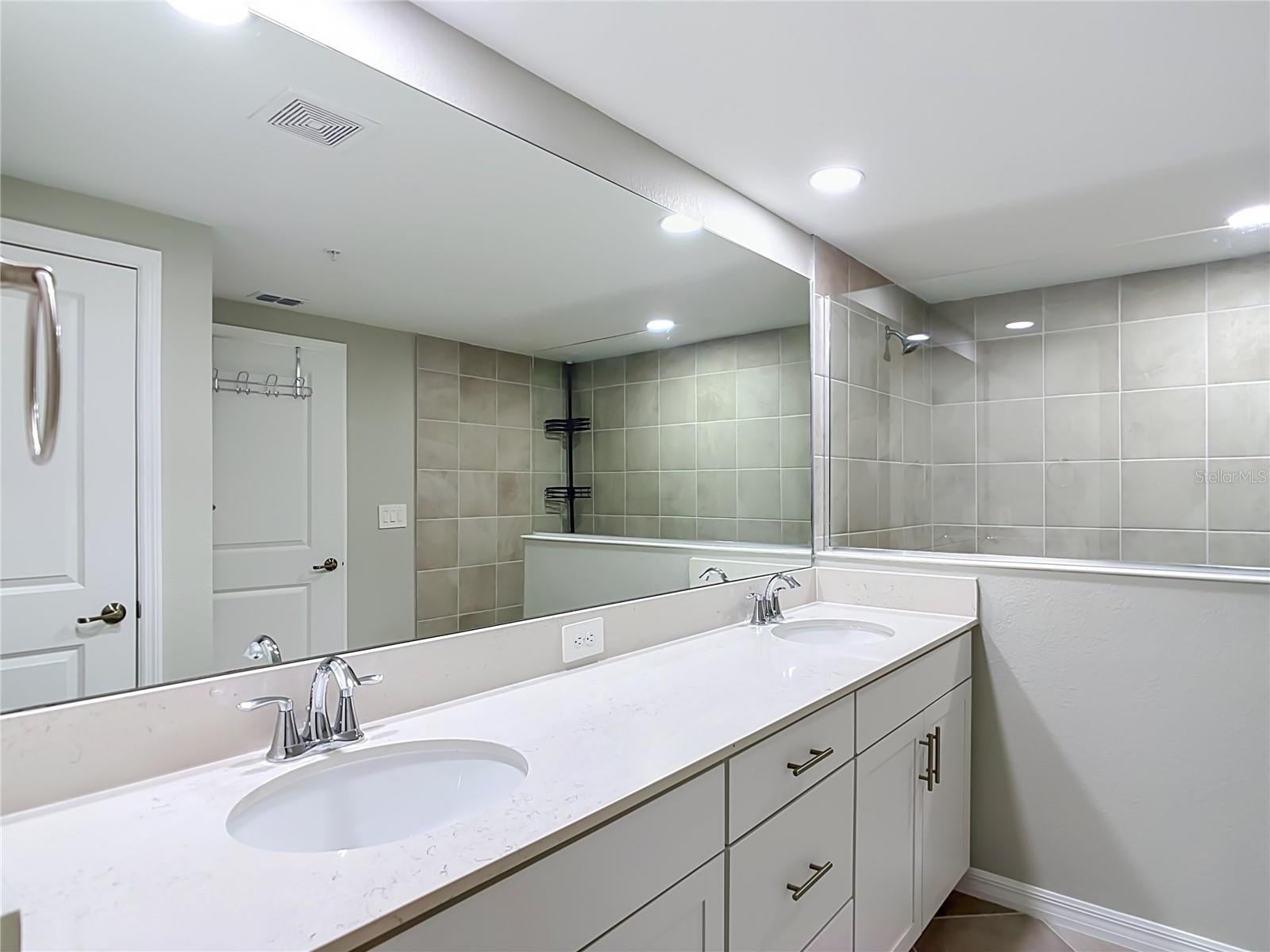 WELLEN PARK GOLF AND COUNTRY CLUB - Residential