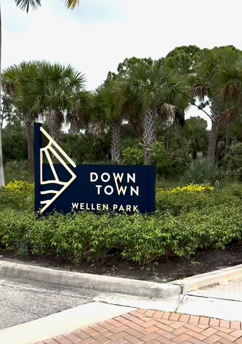 WELLEN PARK GOLF AND COUNTRY CLUB - Residential