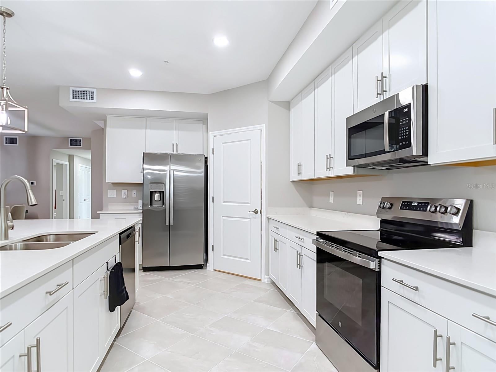 WELLEN PARK GOLF AND COUNTRY CLUB - Residential