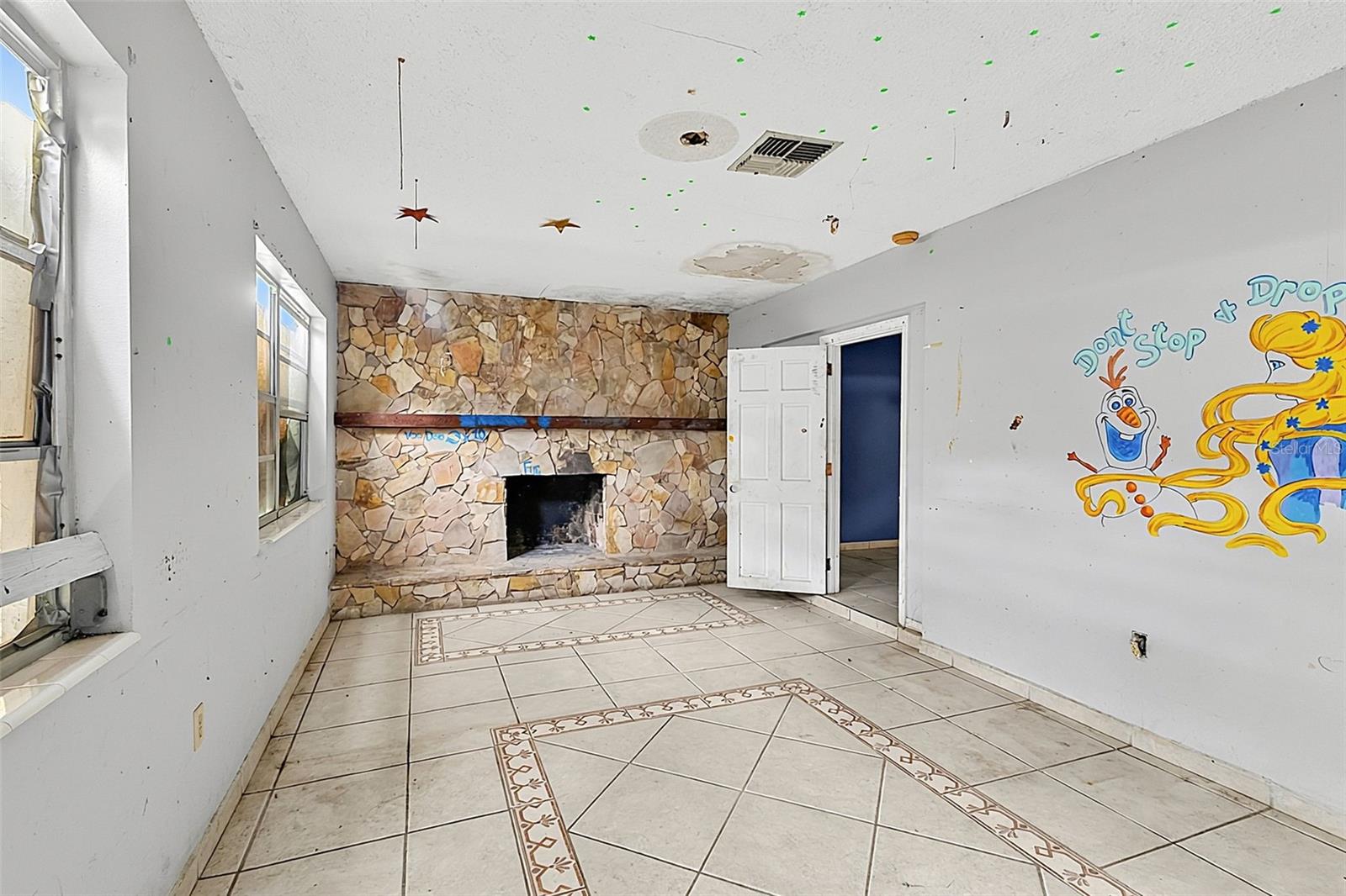 SEBRING VILLAS 1ST ADD - Residential