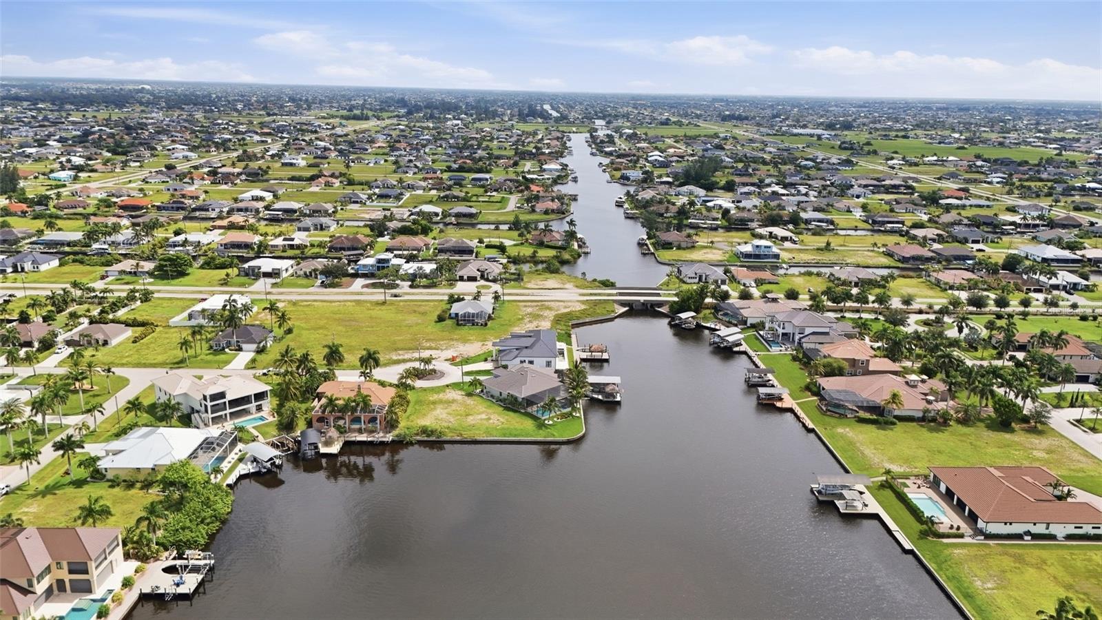 CAPE CORAL - Land