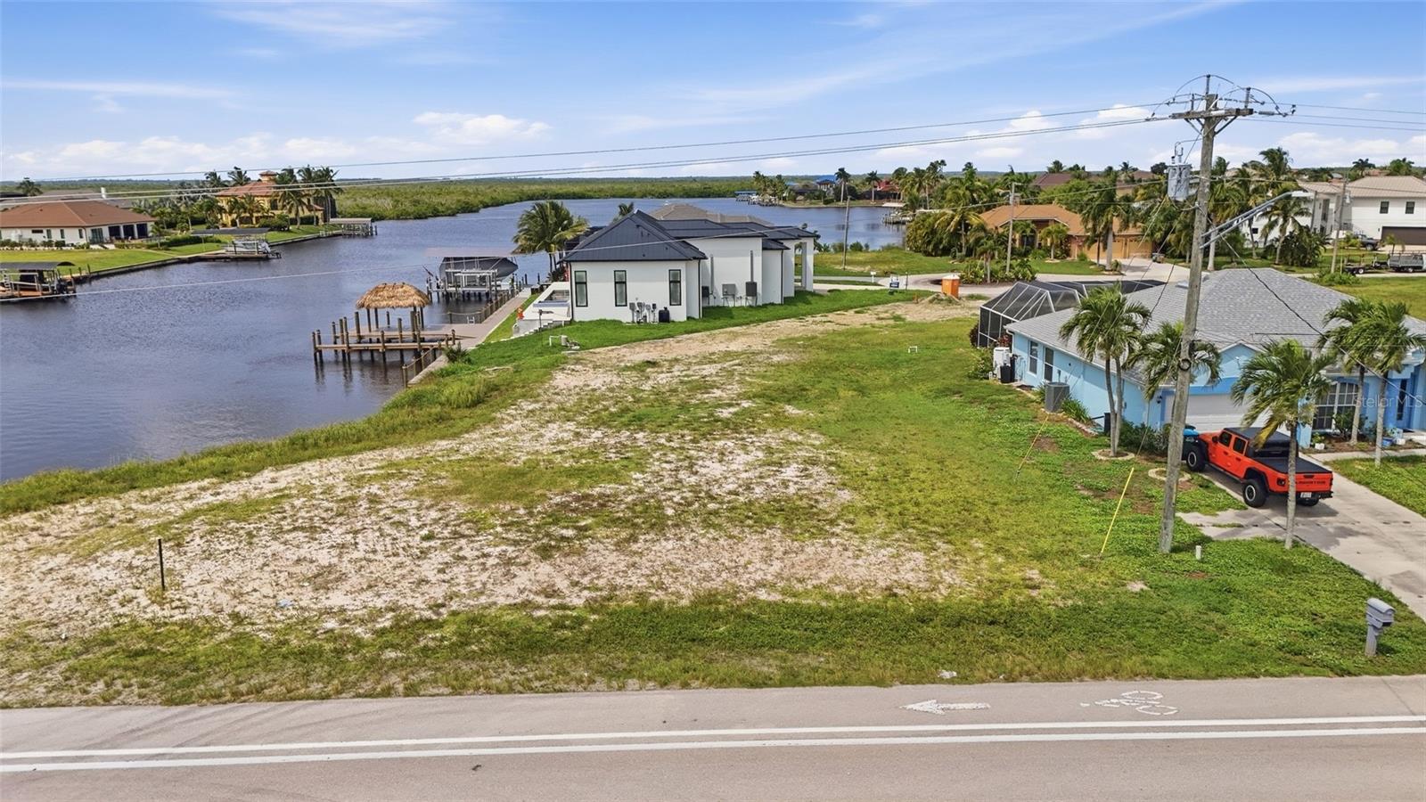 CAPE CORAL - Land