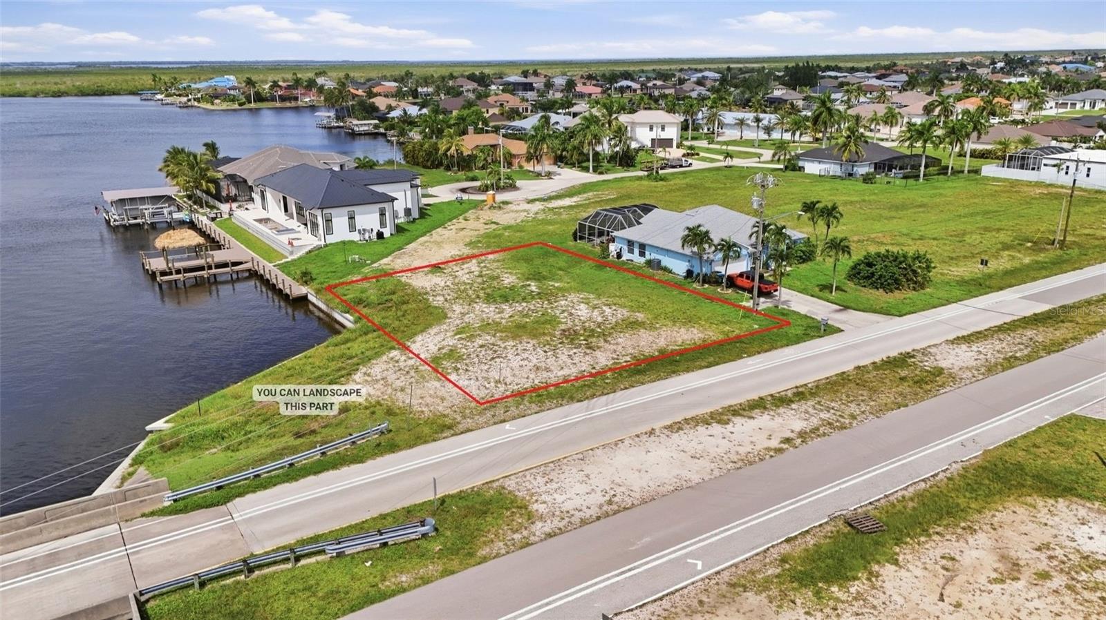 CAPE CORAL - Land