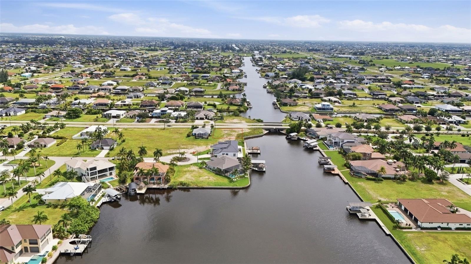CAPE CORAL - Land