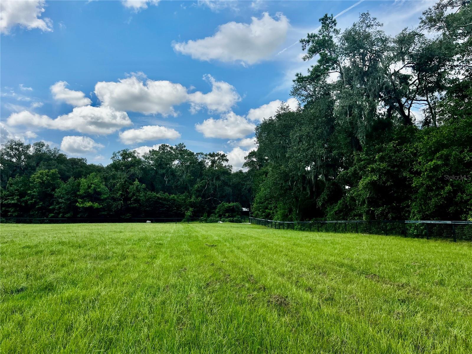 NON SUBDIVISION - Land