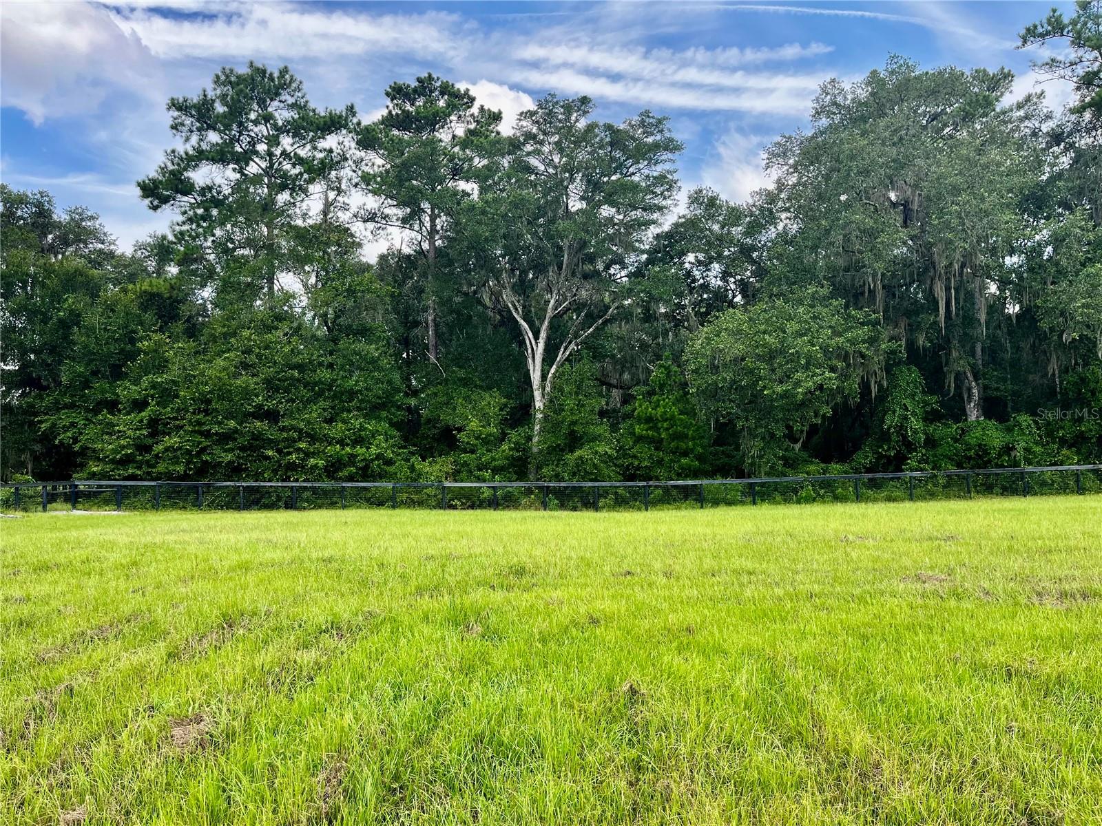 NON SUBDIVISION - Land