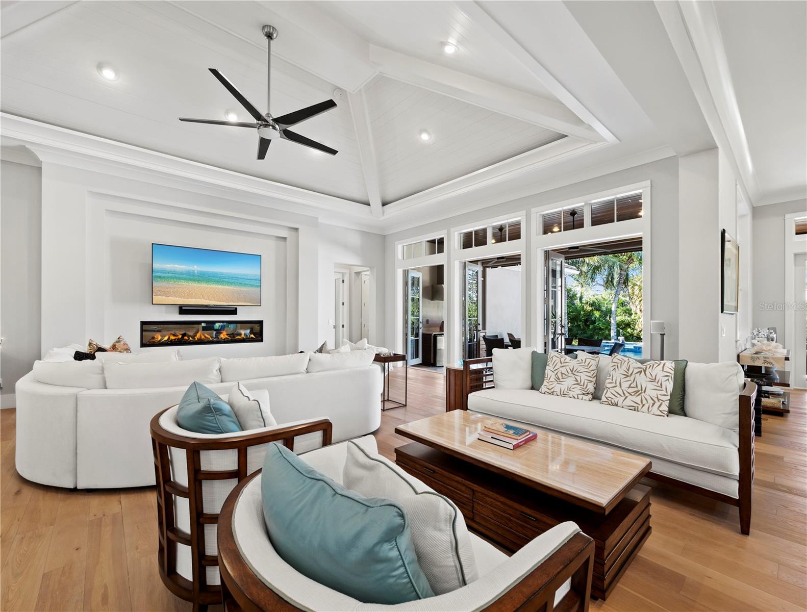 SIESTA PROPERTIES INC - Residential