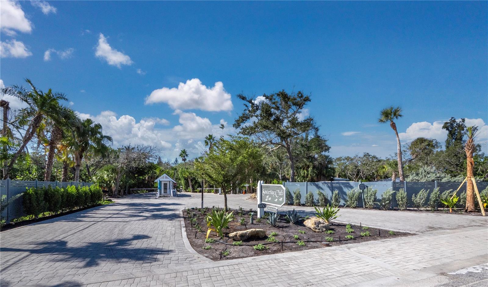 SIESTA PROPERTIES INC - Residential