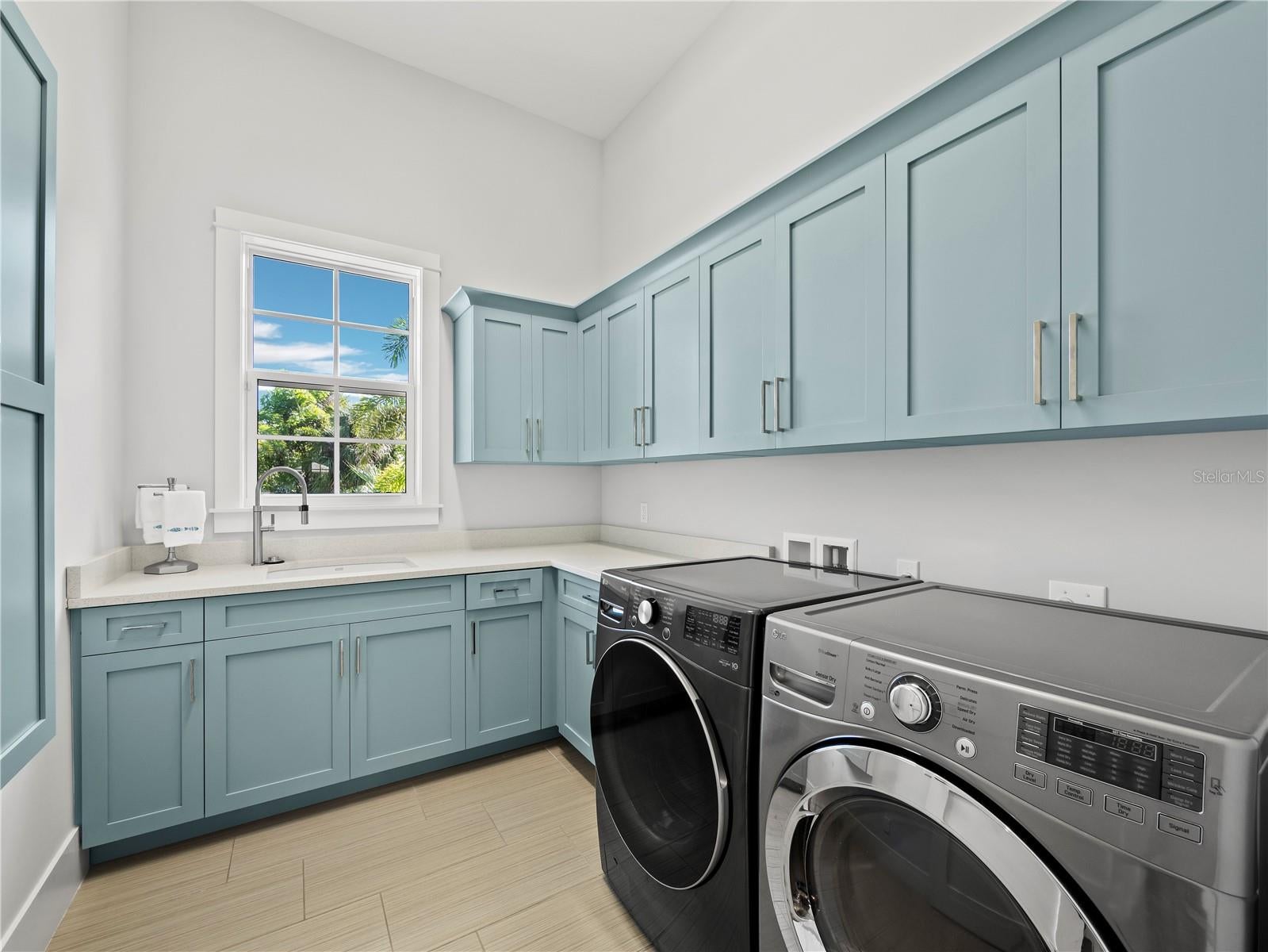 SIESTA PROPERTIES INC - Residential