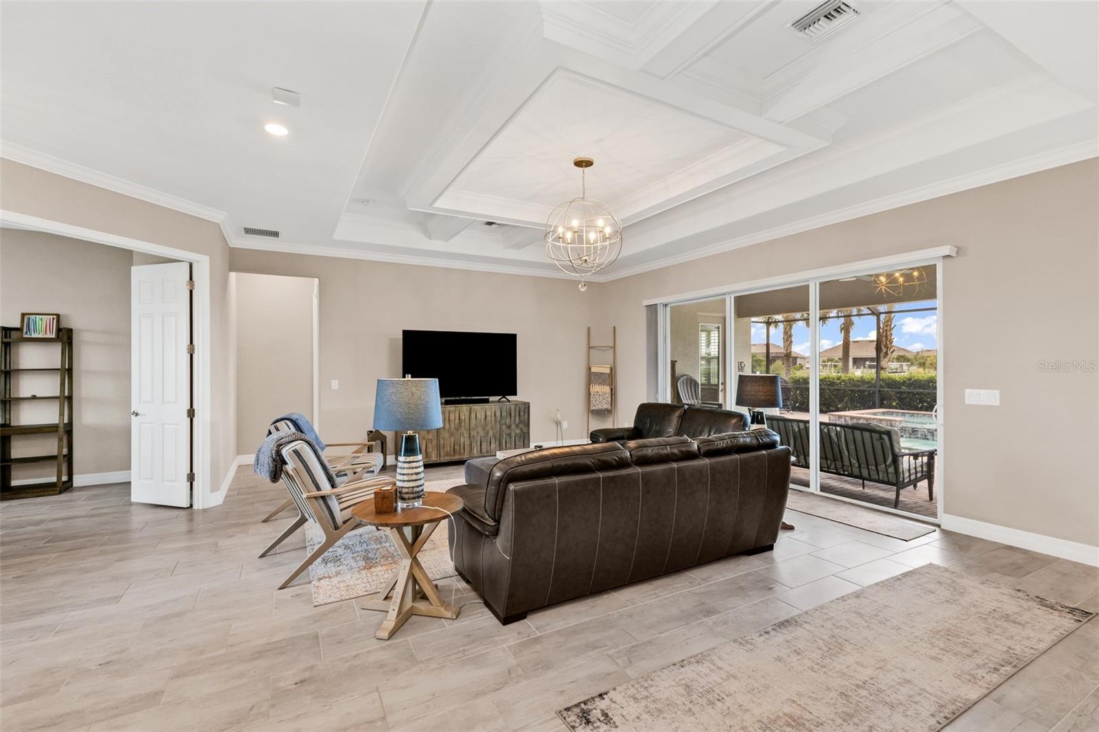 HARBOR WEST - Residential