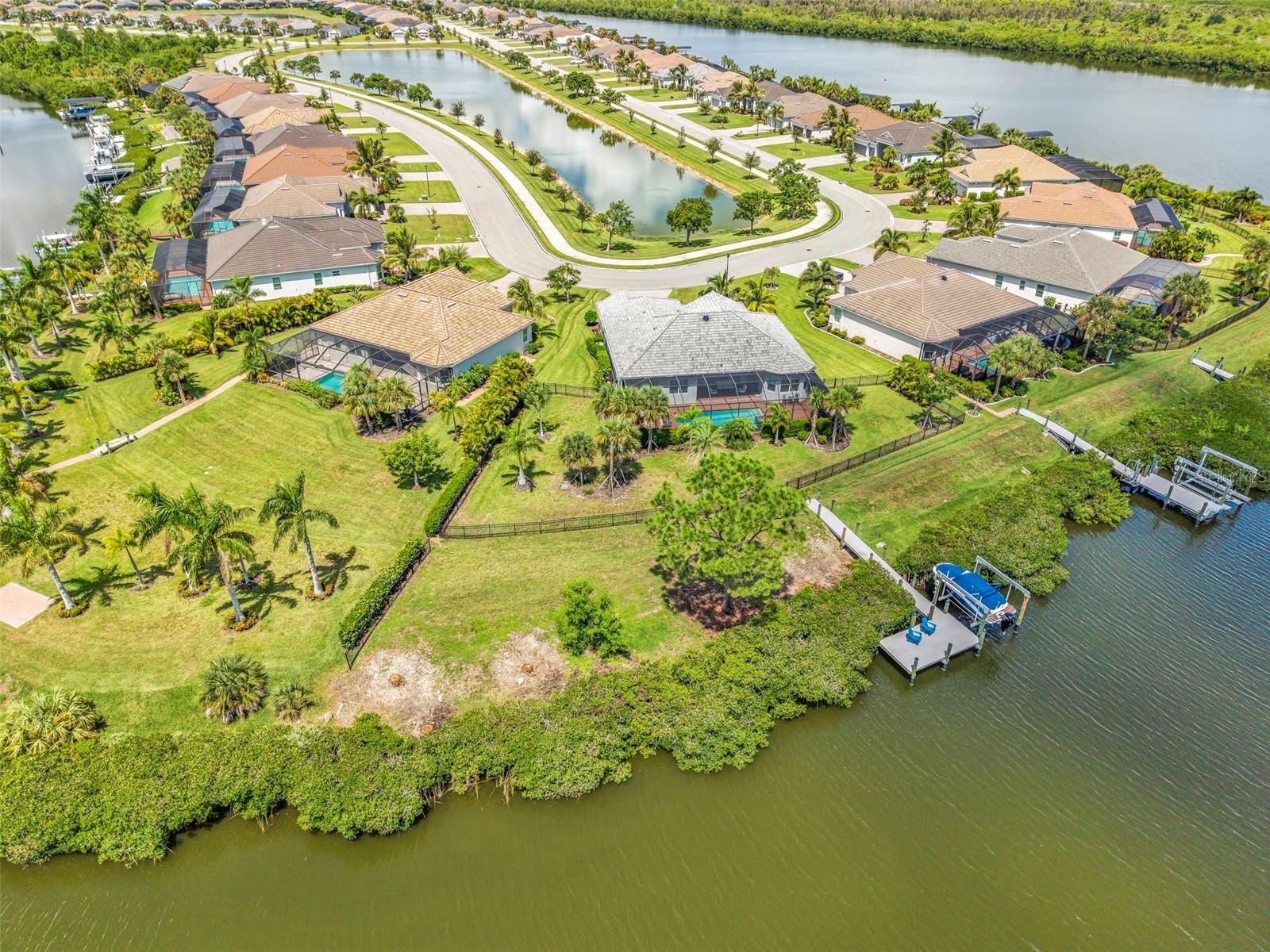 HARBOR WEST - Residential
