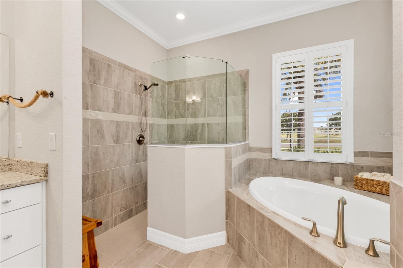 HARBOR WEST - Residential