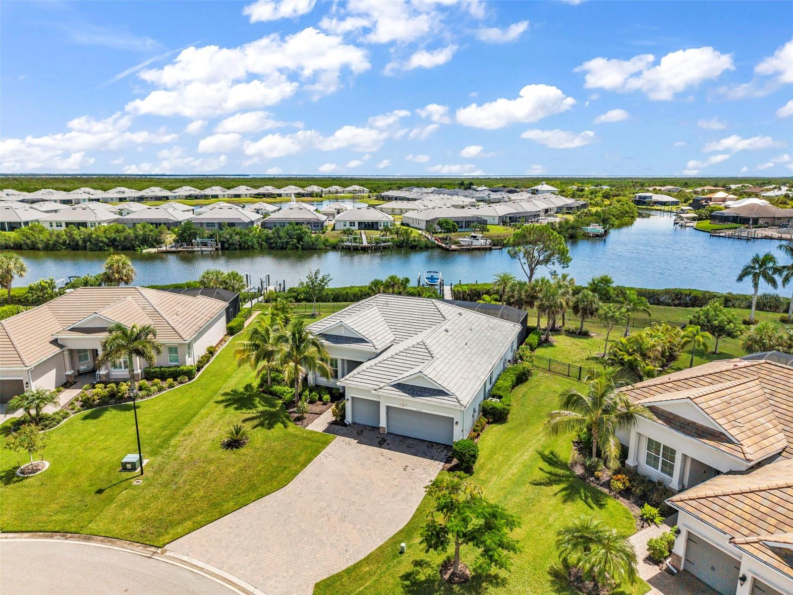 HARBOR WEST - Residential