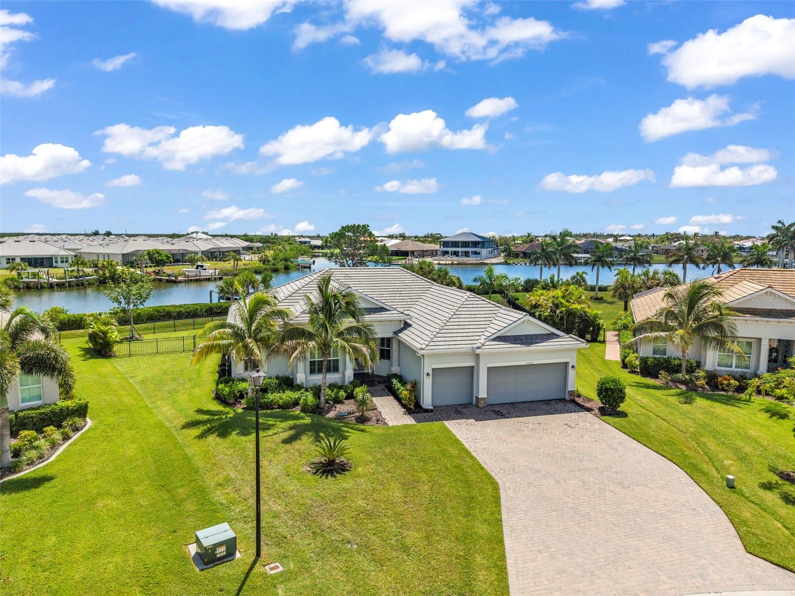 HARBOR WEST - Residential