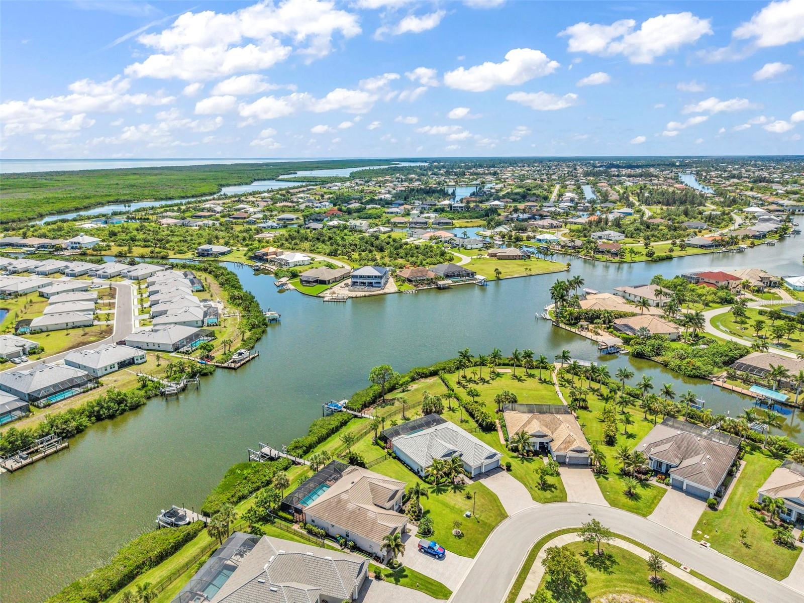 HARBOR WEST - Residential