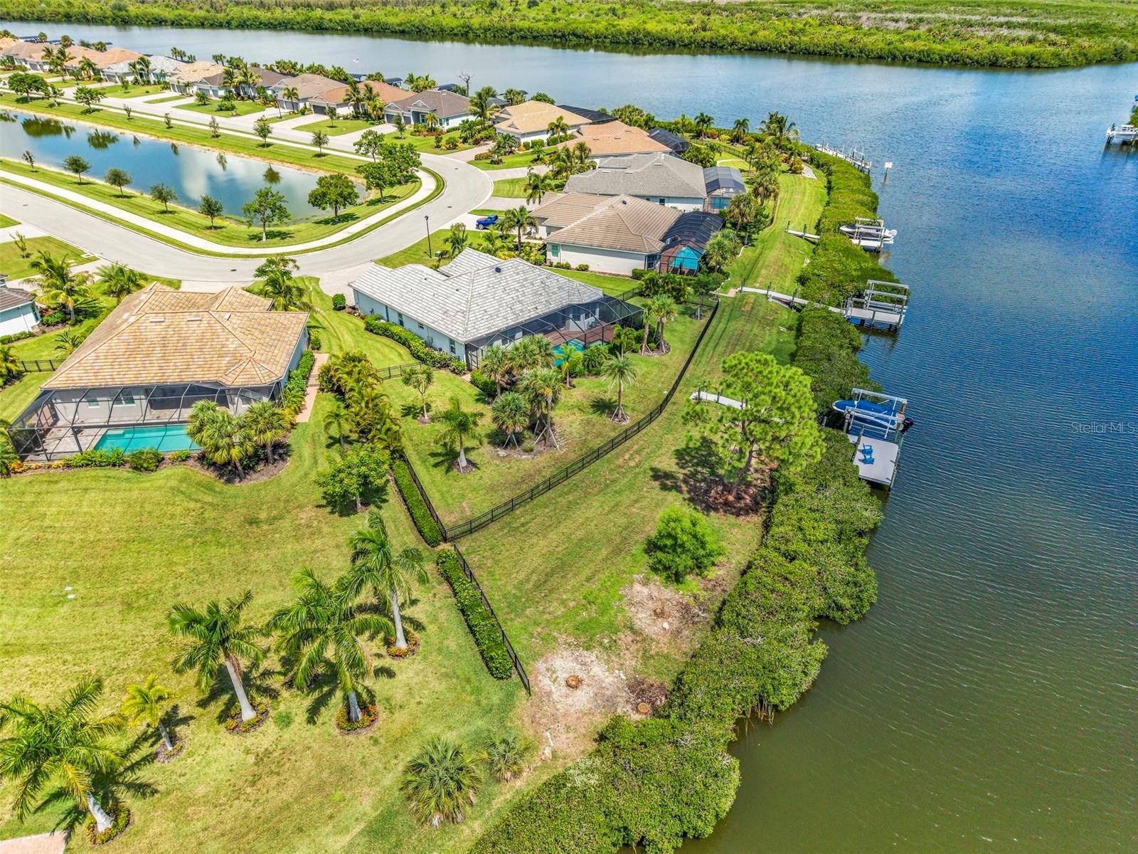 HARBOR WEST - Residential