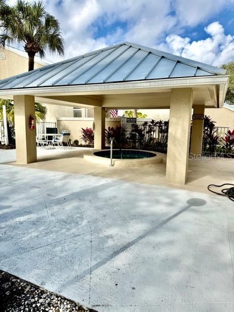 LAKE ELLEN WALK - Residential