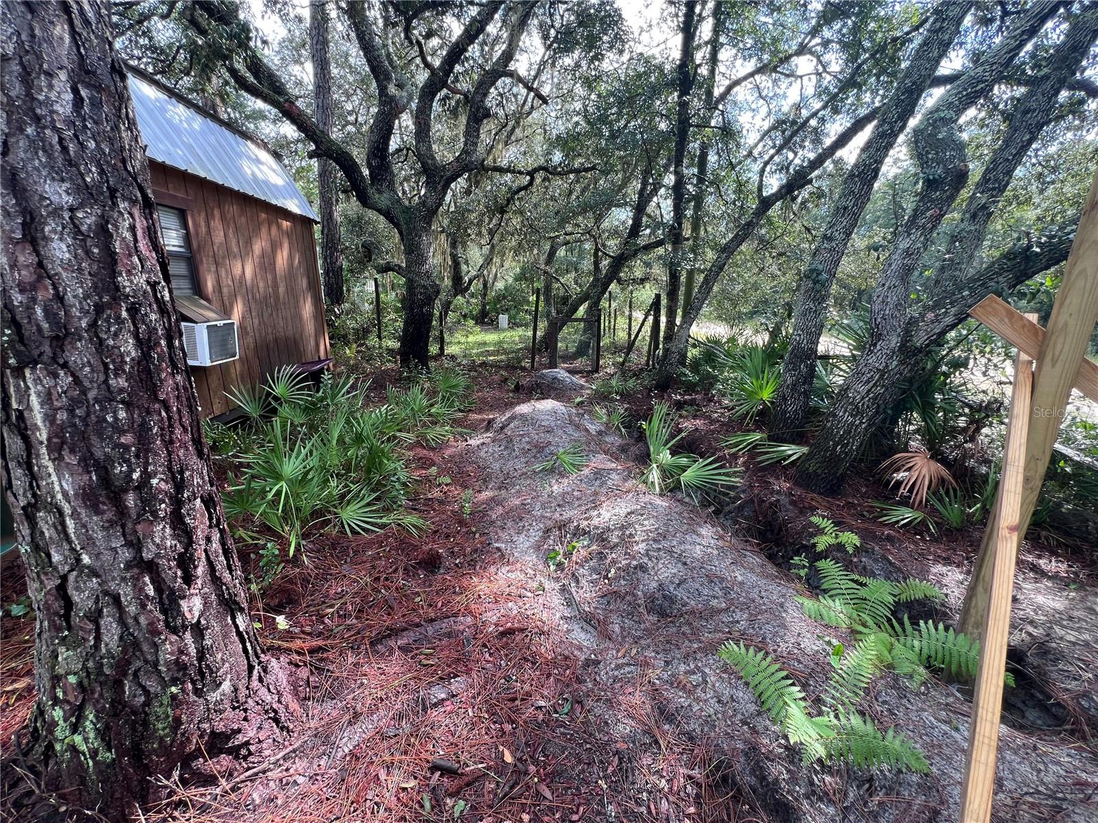 INTERLACHEN LAKES ESTATES - Land