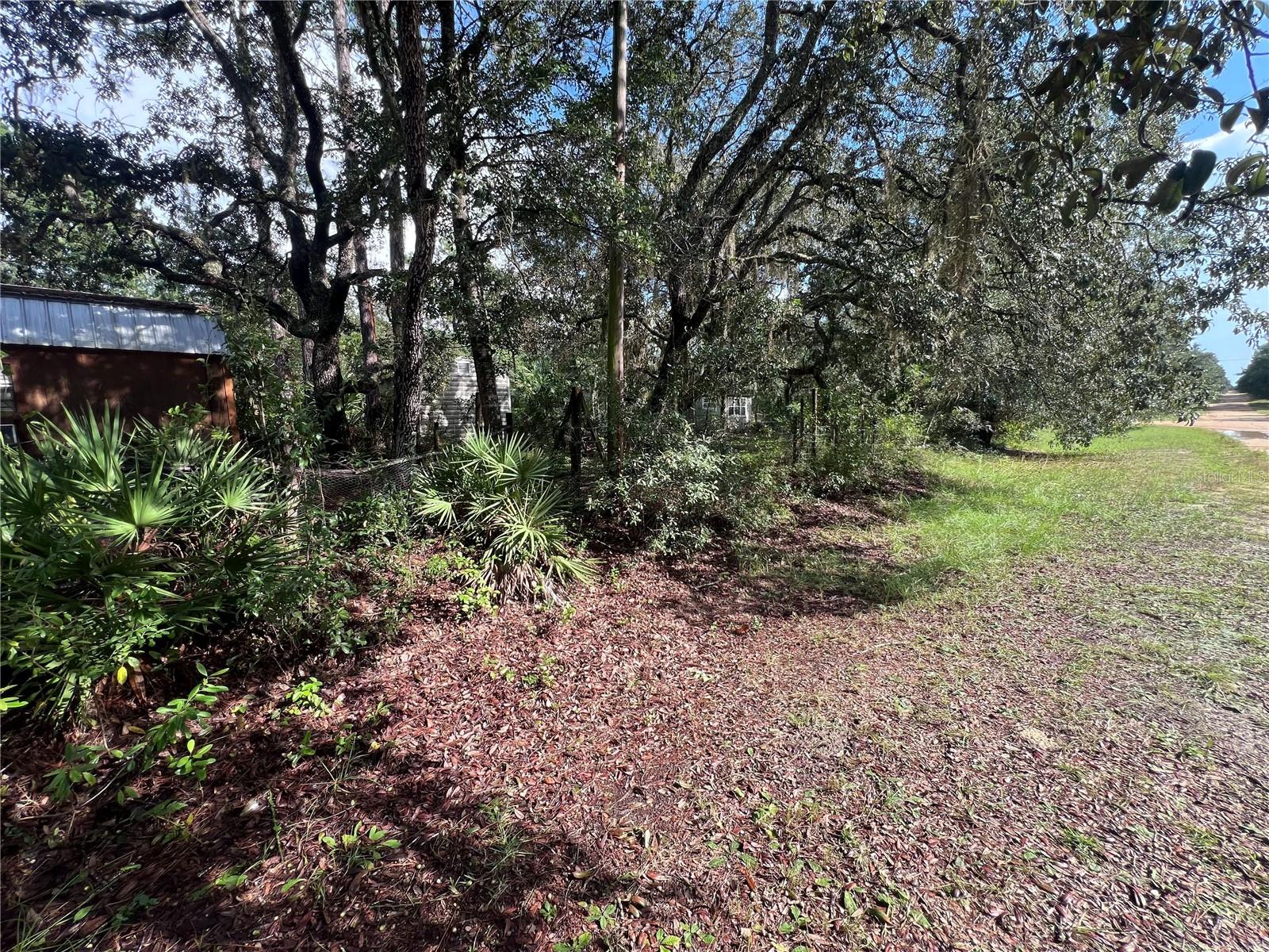 INTERLACHEN LAKES ESTATES - Land