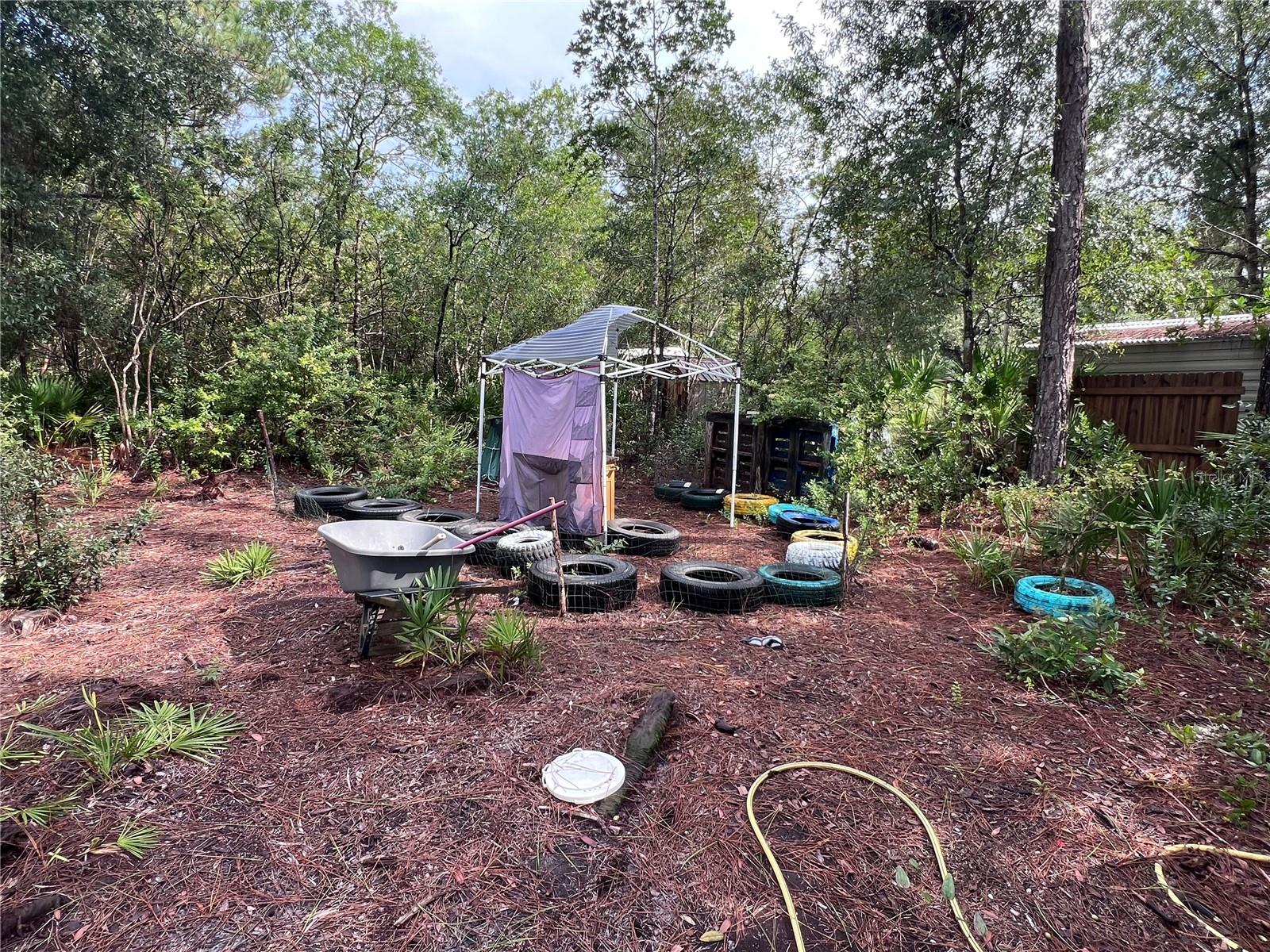 INTERLACHEN LAKES ESTATES - Land