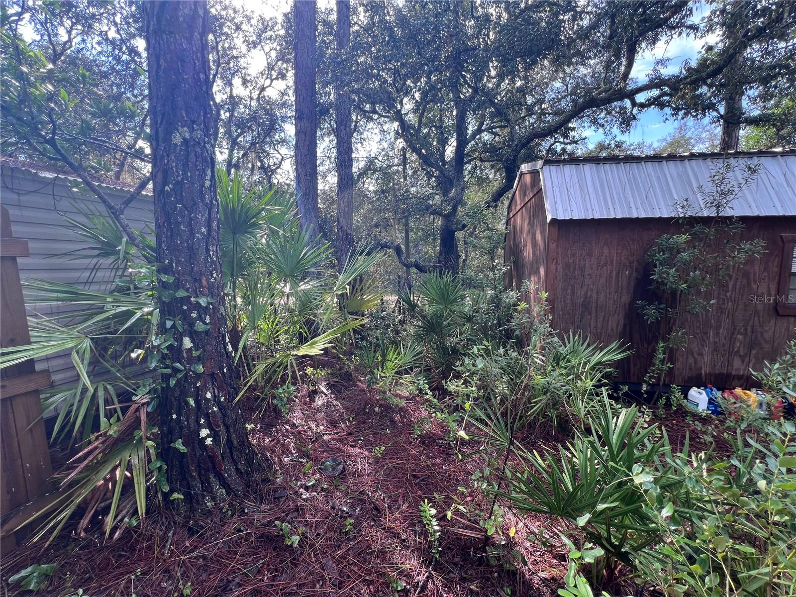 INTERLACHEN LAKES ESTATES - Land
