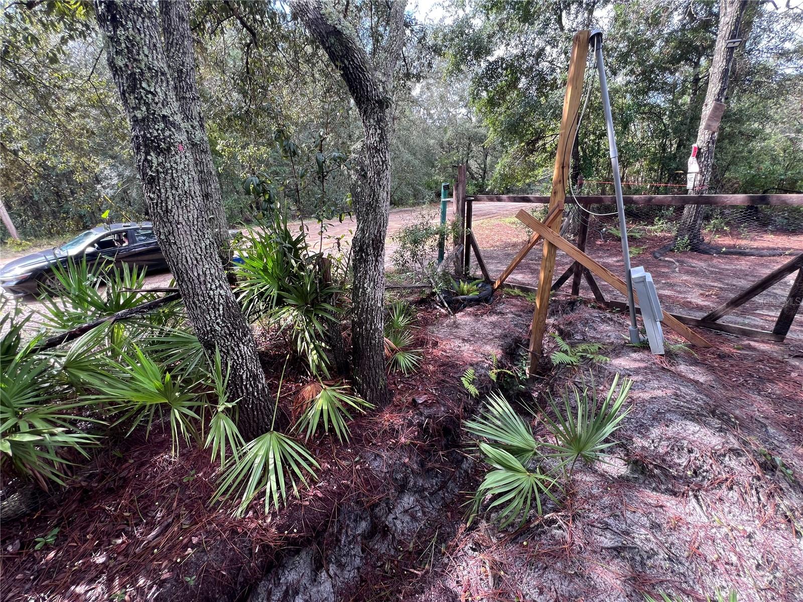 INTERLACHEN LAKES ESTATES - Land