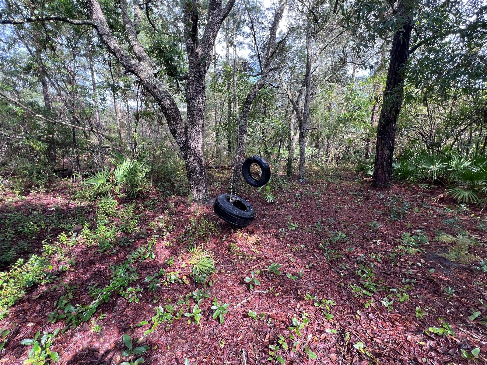 INTERLACHEN LAKES ESTATES - Land