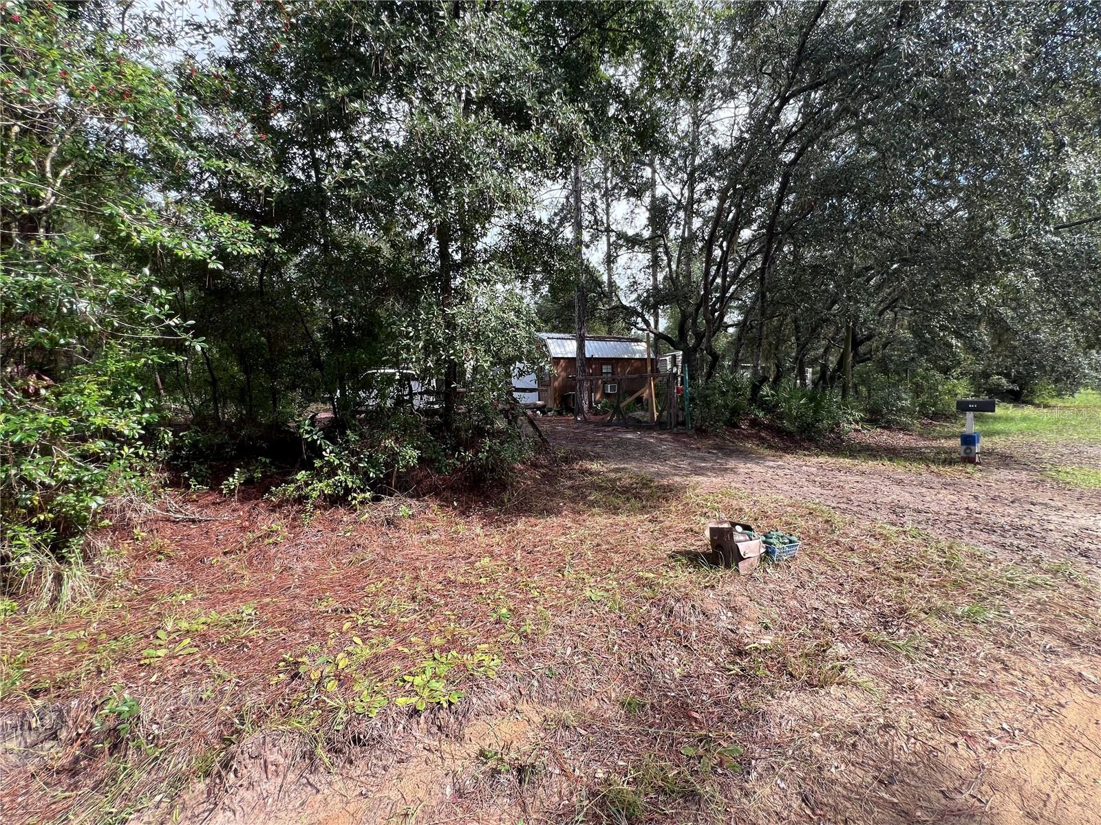 INTERLACHEN LAKES ESTATES - Land
