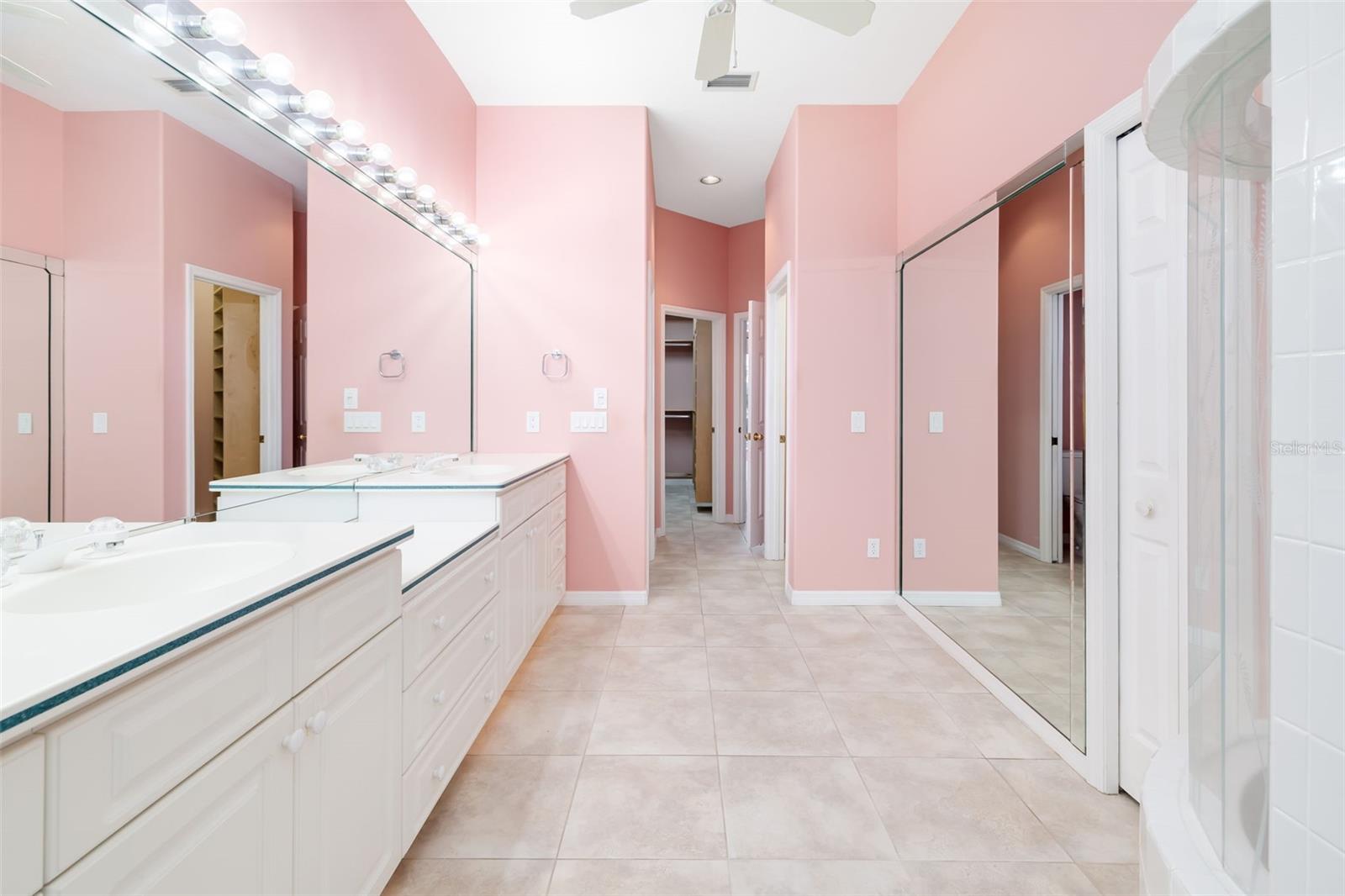 LAUREL OAK ESTATES SEC 01 - Residential