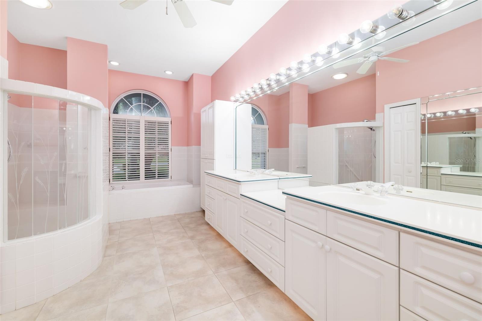 LAUREL OAK ESTATES SEC 01 - Residential