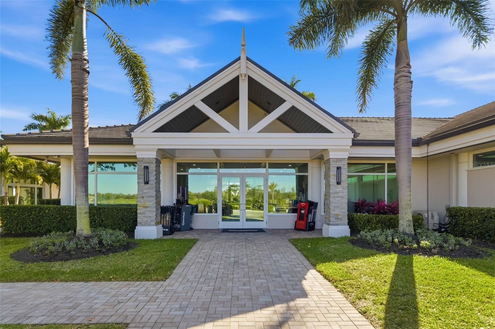 LAUREL OAK ESTATES SEC 01 - Residential