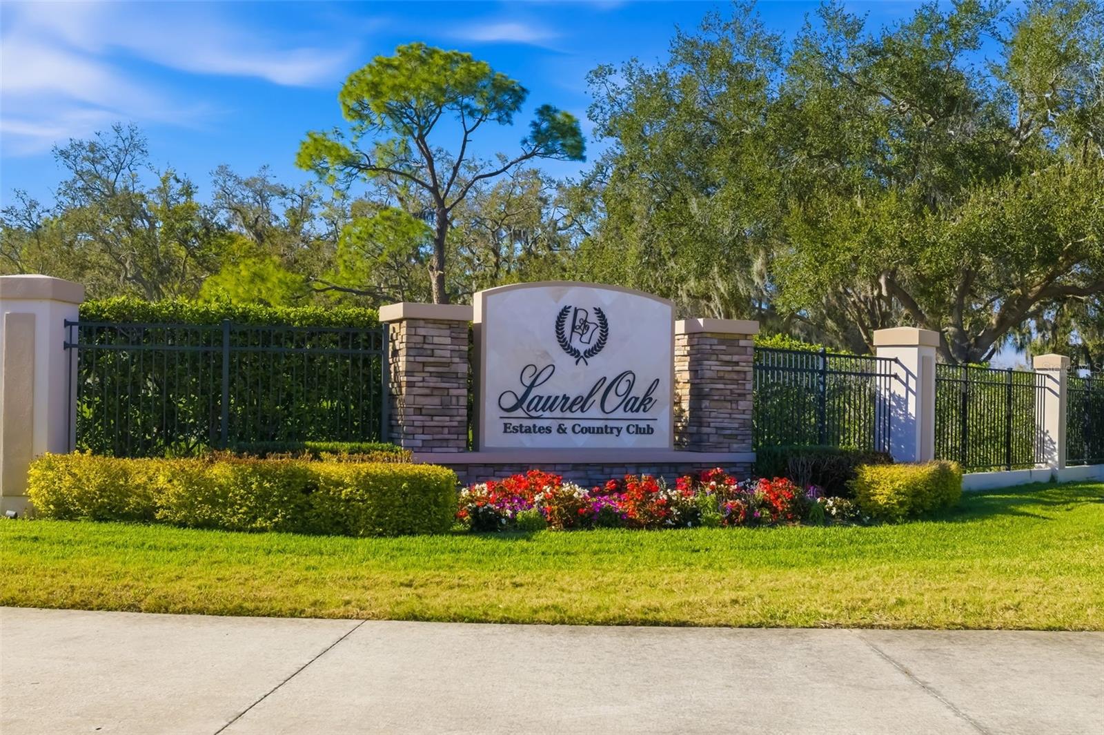 LAUREL OAK ESTATES SEC 01 - Residential