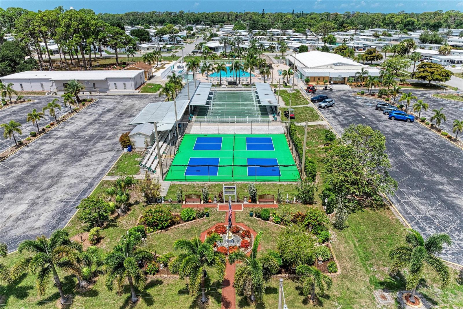 TRI-PAR ESTATES - Residential