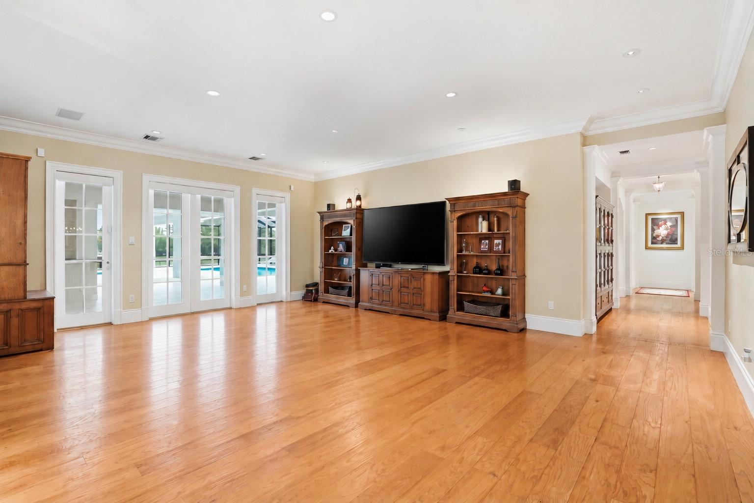 COLONIAL FARMS - Residential