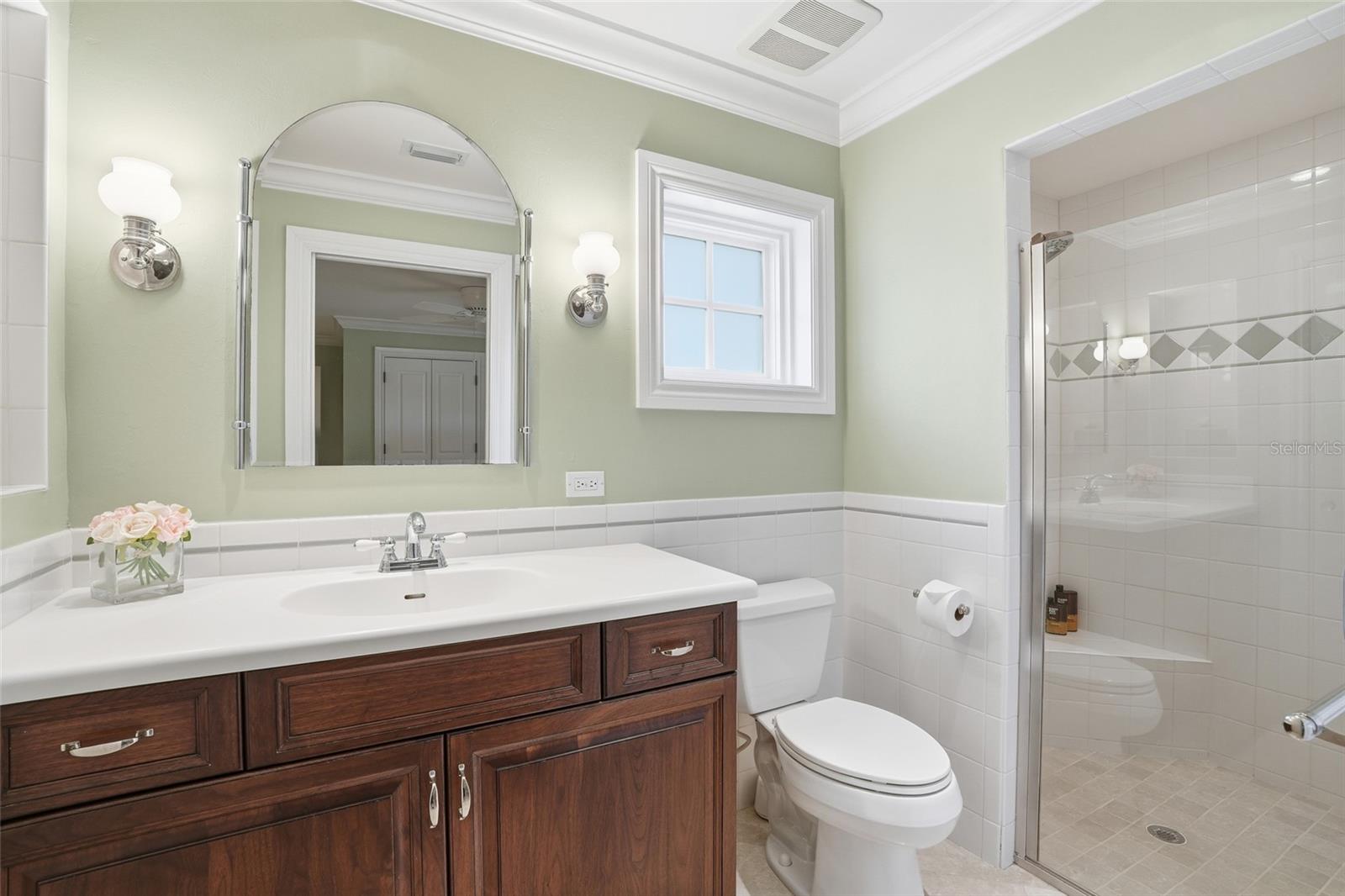 COLONIAL FARMS - Residential
