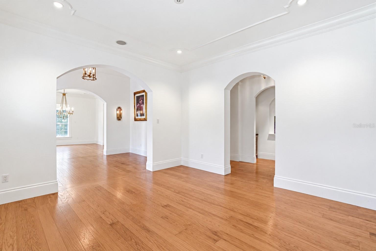 COLONIAL FARMS - Residential