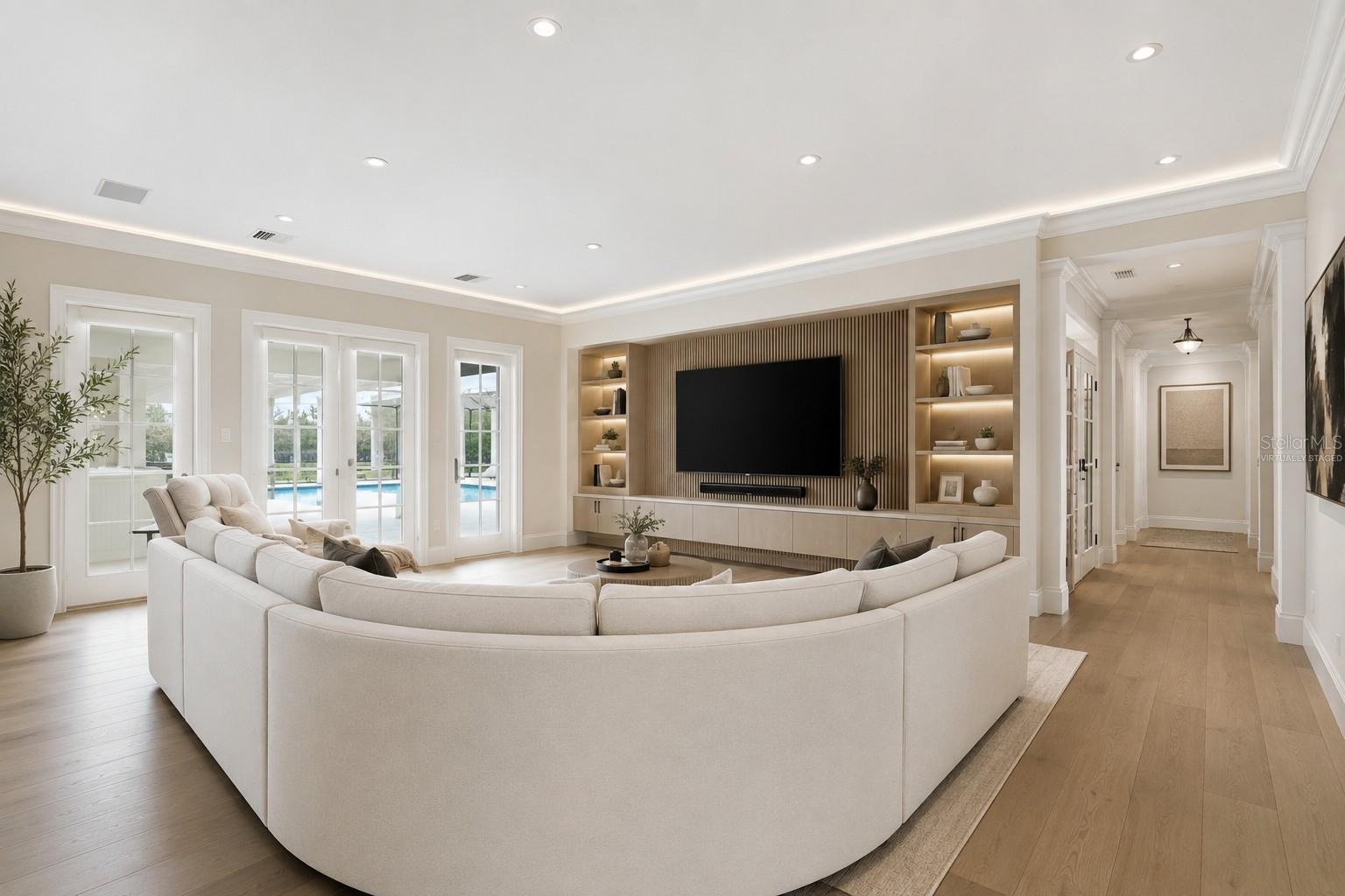 COLONIAL FARMS - Residential