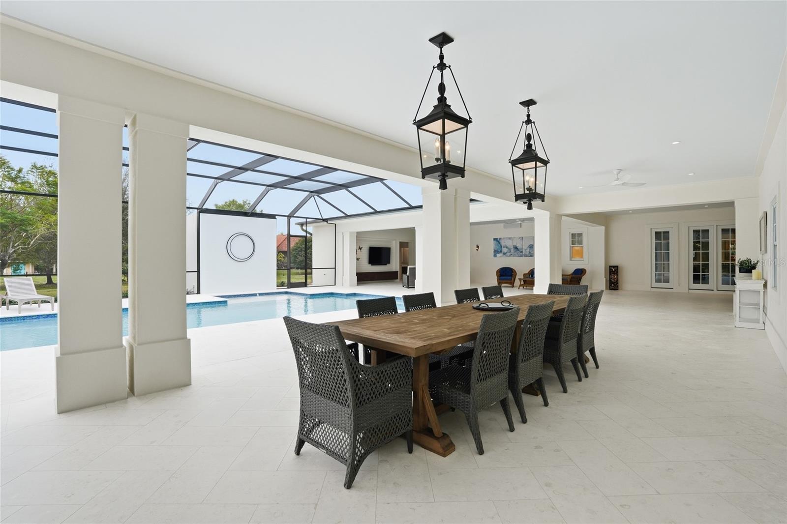 COLONIAL FARMS - Residential