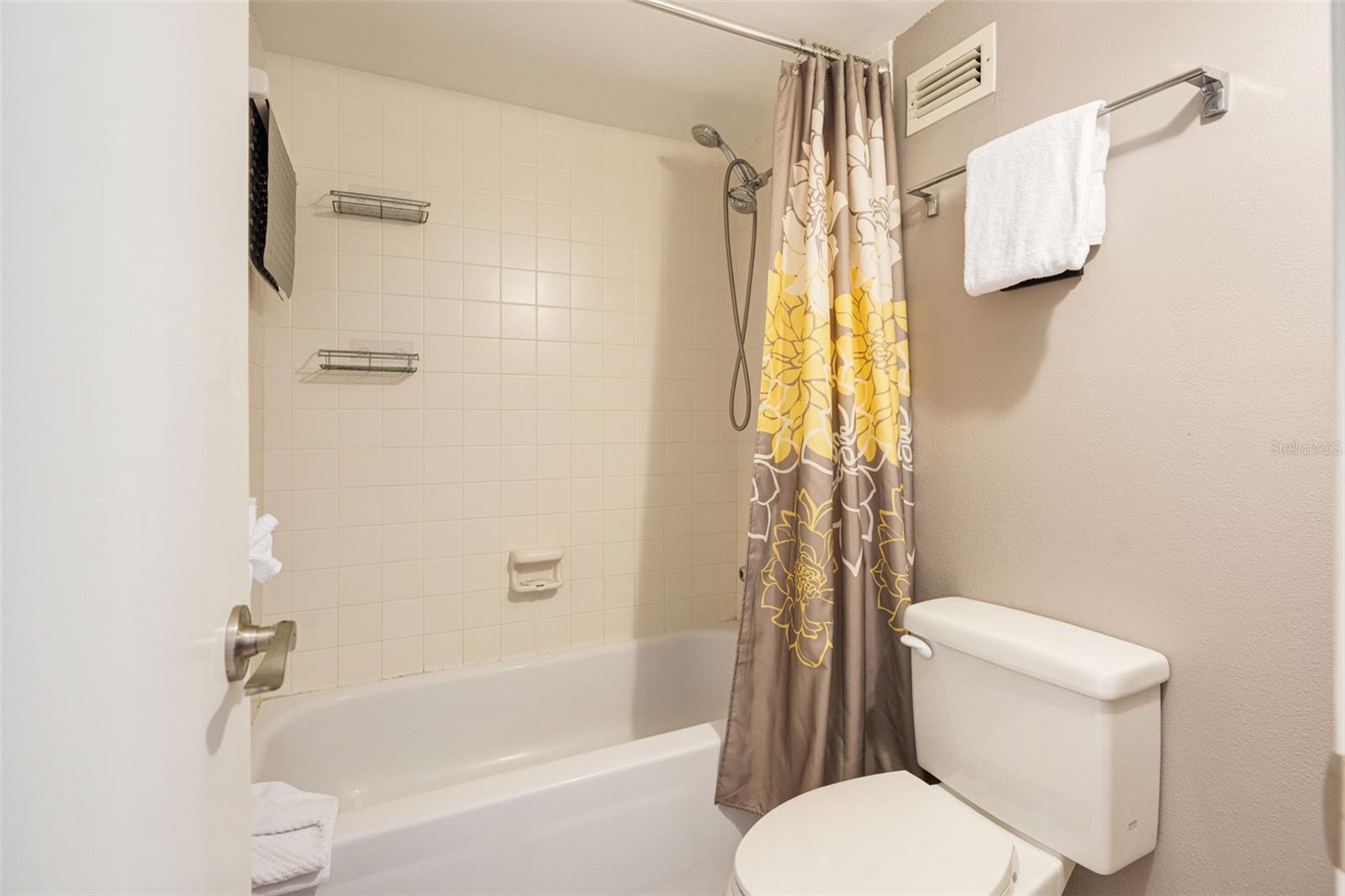 HARBOR TOWERS Y & R - Residential