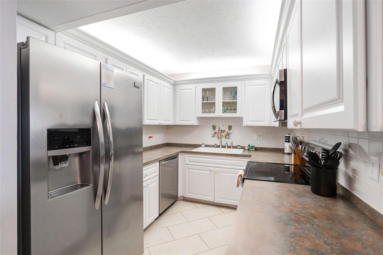 HARBOR TOWERS Y & R - Residential