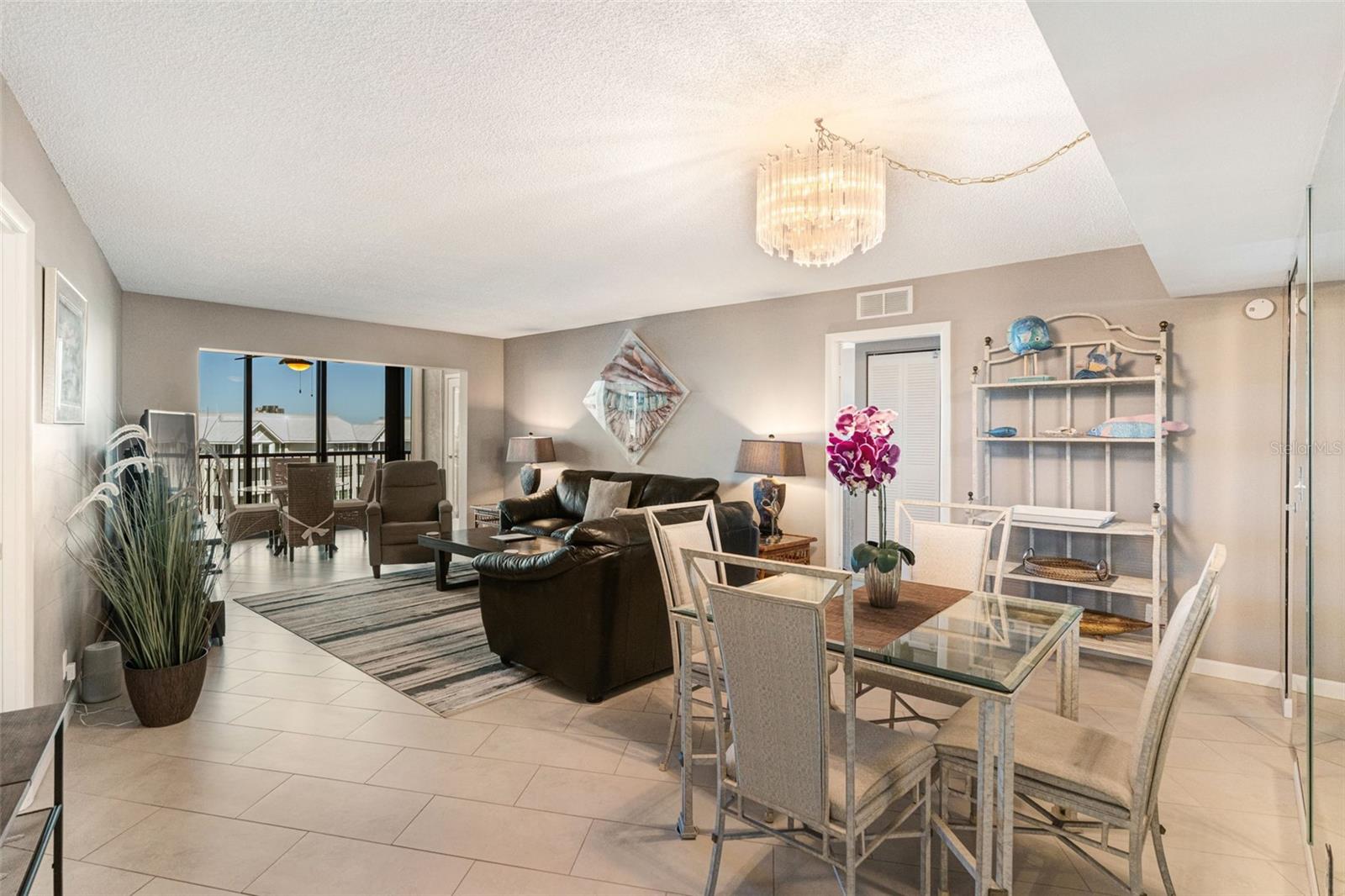 HARBOR TOWERS Y & R - Residential