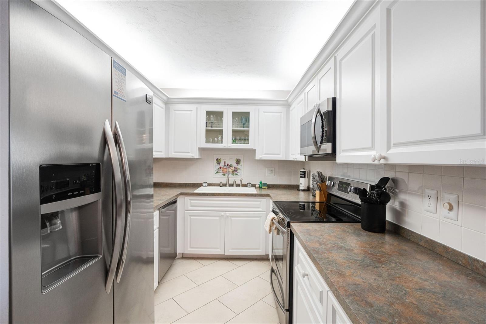 HARBOR TOWERS Y & R - Residential