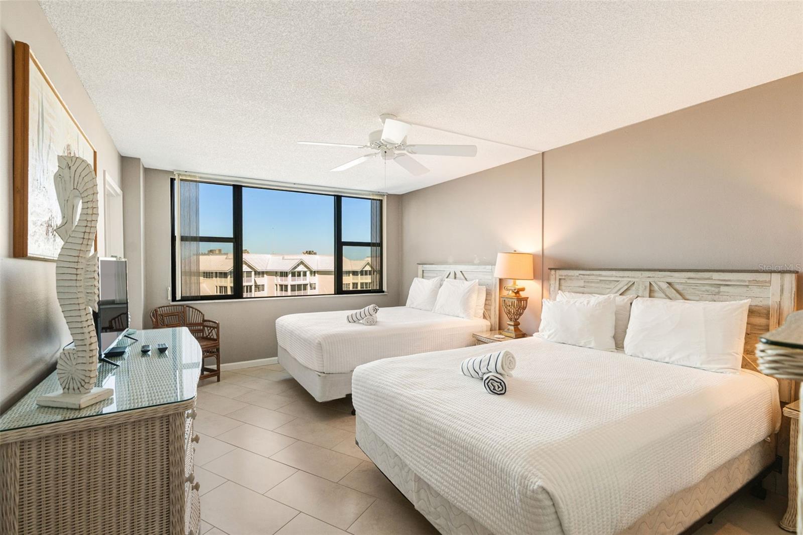 HARBOR TOWERS Y & R - Residential