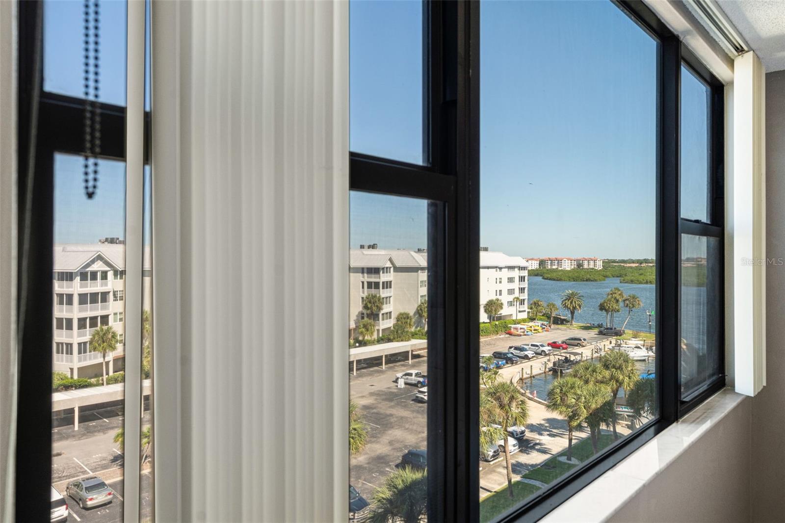 HARBOR TOWERS Y & R - Residential