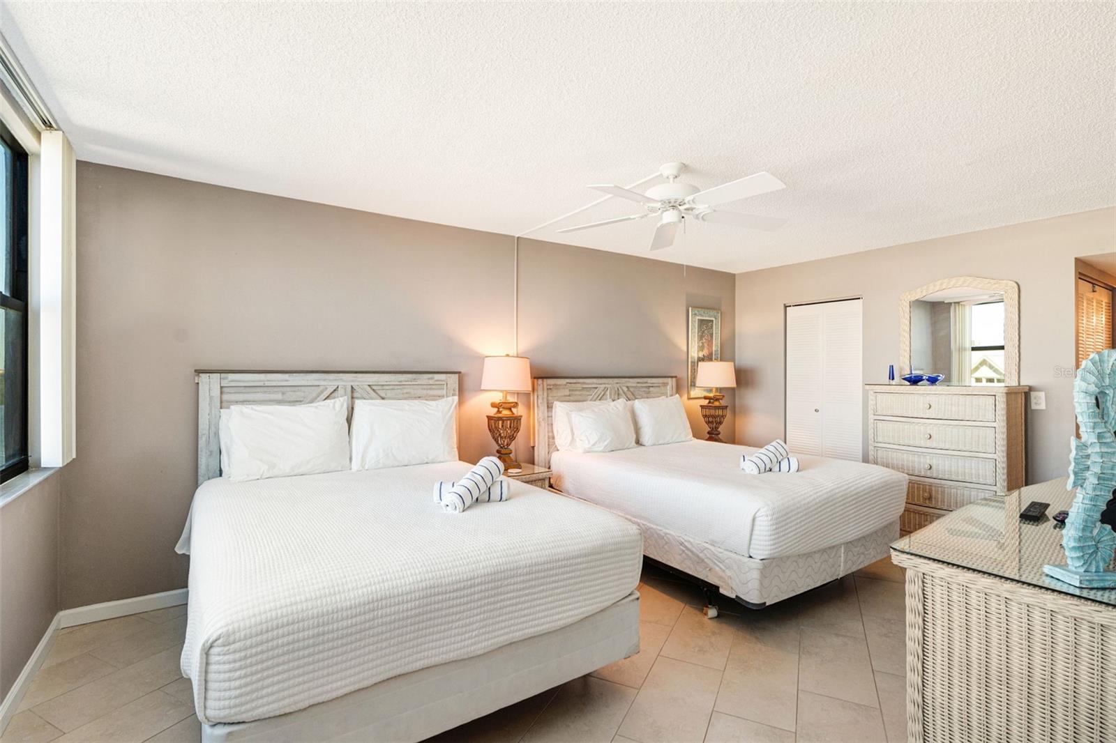 HARBOR TOWERS Y & R - Residential