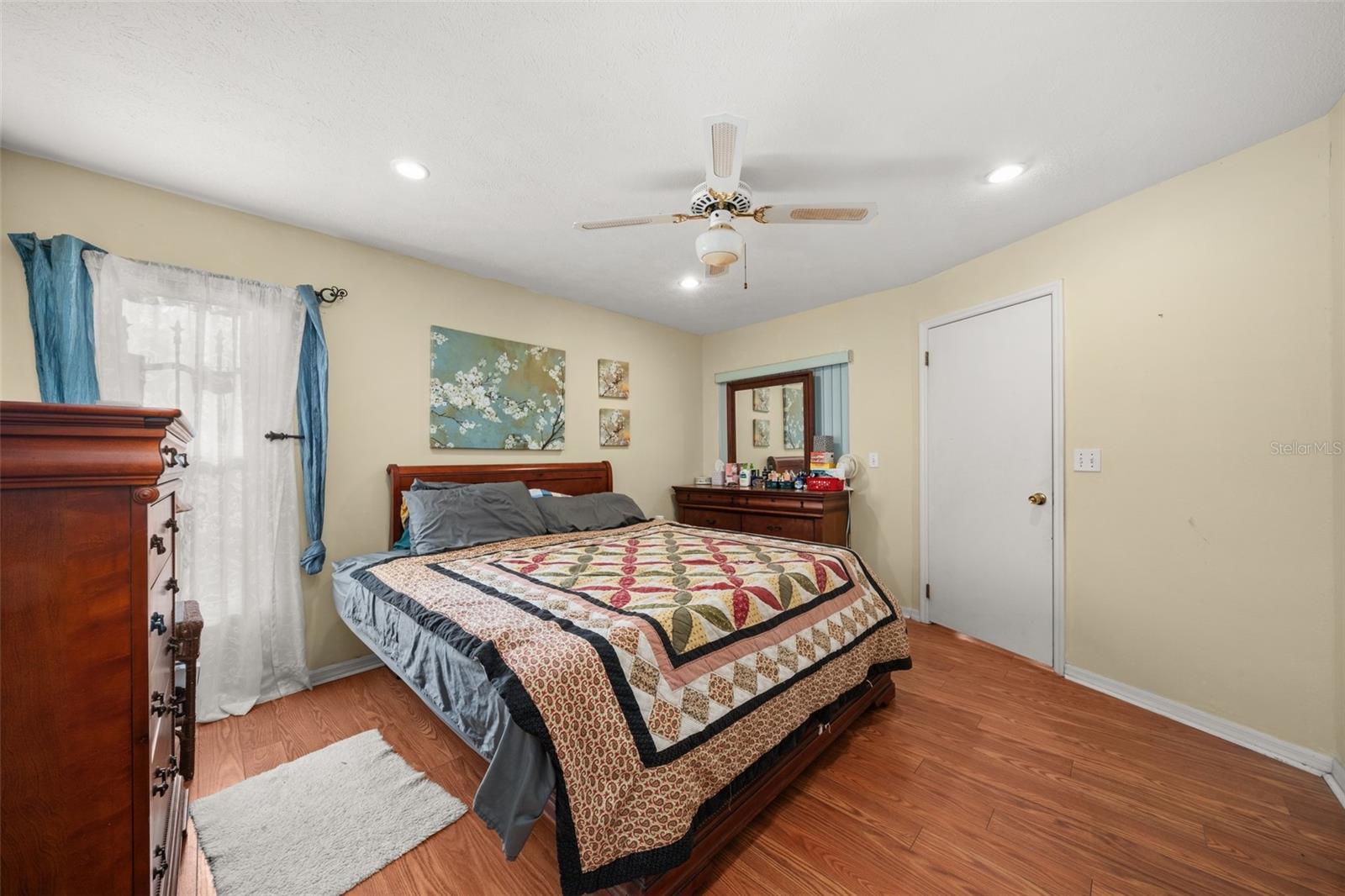 SUN N LAKES - Residential