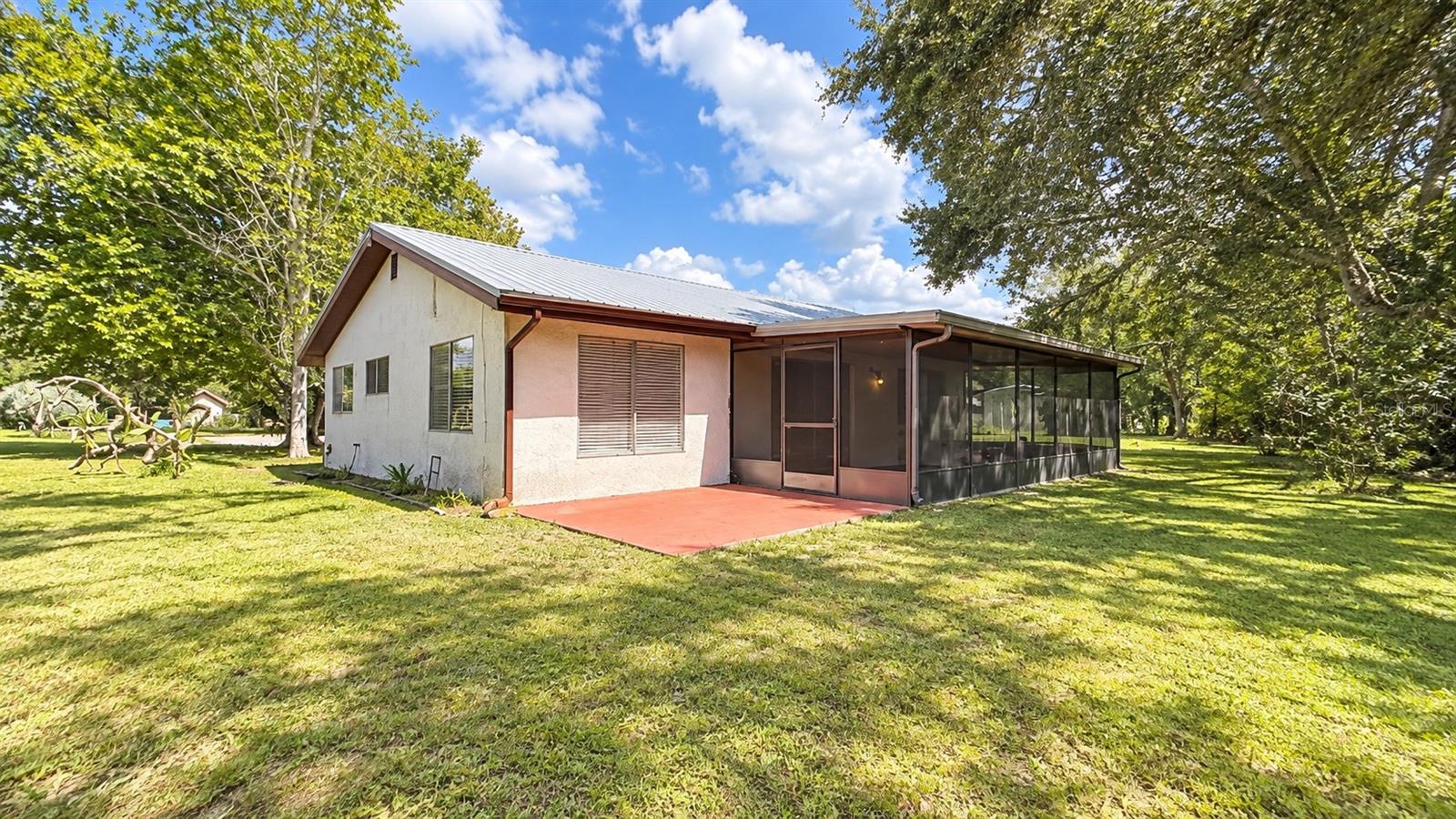 COUNTRY VILLAGE - Residential