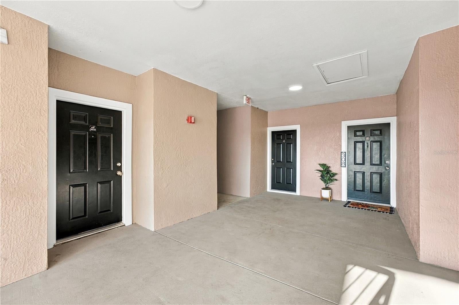 HAMPTONS/METROWEST - Residential