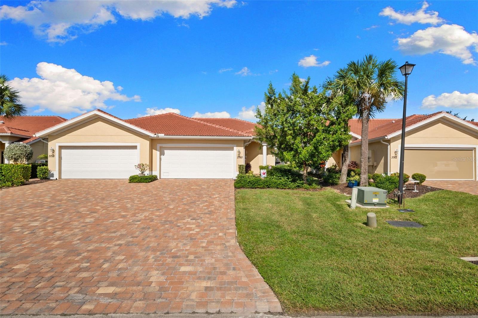 VILLA GRANDE/BURNT STORE ISLES - Residential
