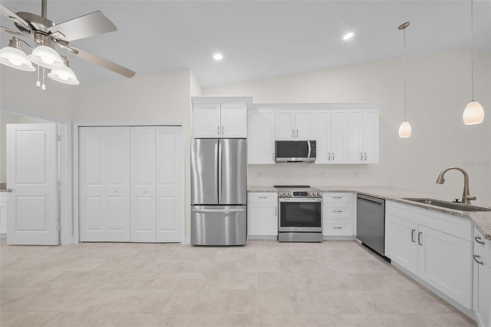 VILLA GRANDE/BURNT STORE ISLES - Residential